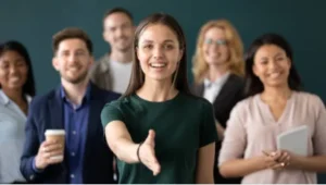 student reaching out scholarship alumni LinkedIn message professional connection 2026