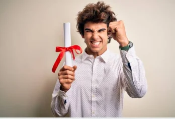 student with low grades winning scholarship university 2026